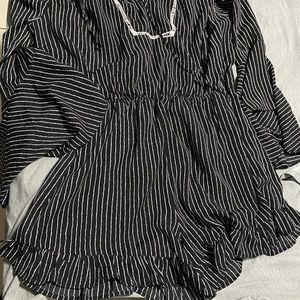 Long sleeve black stripes romper